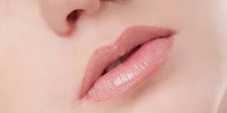 Cara Mengatasi Bibir Kering dan Pecah Pecah Secara Alami